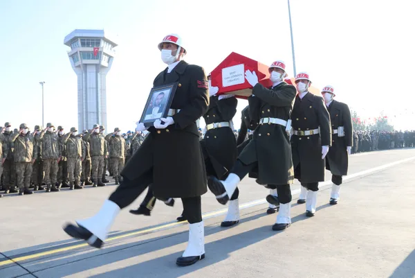Son dakika: Şehidin kanı yerde kalmadı: 5 terörist etkisiz hale getirildi