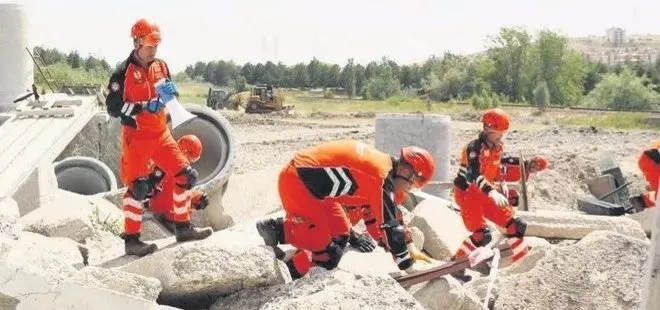 Mehmetçik doğal afetlere karşı hayat kurtaran eğitim aldı