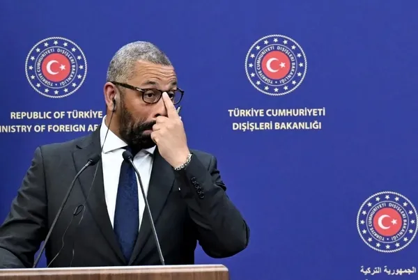 turkiye-ile-ingiltere-arasinda-kritik-temas-bakan-hakan-fidan-ingiliz-mevkidasi-ile-gorustu-1694634269414.jpg Türkiye ile İngiltere arasında kritik temas! Bakan Hakan Fidan İngiliz mevkidaşı ile görüştü - 7