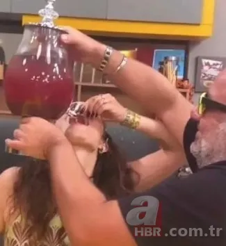 Aslı Bekiroğlu kabusu yaşadı! Musluğunu ağzına dayadığı sebil yüzünde patladı! Aslı Bekiroğlu şoke oldu 5