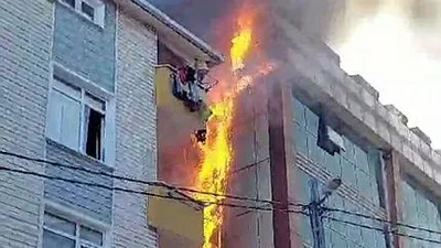 Ataşehir’de 5 katlı binada yangın!