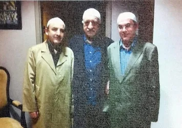 'Gülen'i tanımam' diyen darbecinin Gülen'le fotoğrafı çıktı