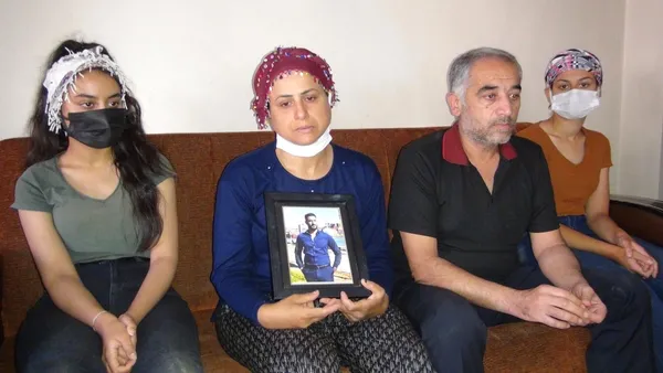 1621769286615.jpg Askere gitmeye hazırlanan genç kılıçla öldürüldü! Dehşet anı kamerada - 4