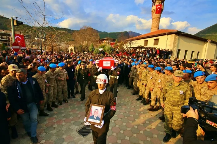 Şehit babasının sözleri yürekleri sızlattı: Beni de askere alın