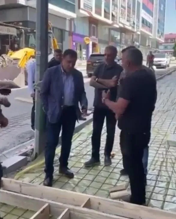 CHP’li Ardahan Belediye Başkanı Faruk Demir’den skandal hareket! ’Engelli yolu ne olacak?’ sorusuna verdiği yanıt tepki topladı