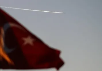 Türk jetleri Afrin'deki teröristlerin tepesinde