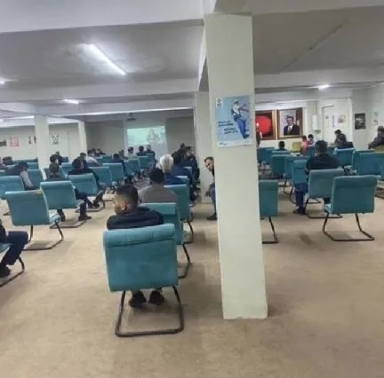 adanada-sendika-binasina-kumar-baskini-50-kisiye-64-bin-500-tl-cezasi-1649828818480.jpg Adana'da sendika binasına kumar baskını! 50 kişiye 64 bin 500 TL para cezası - 1