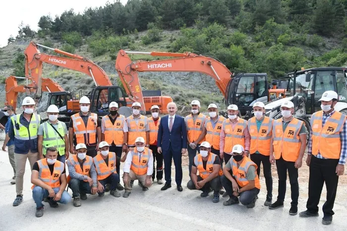 Ulaştırma ve Altyapı Bakanı Adil Karaismailoğlu: Türkiye için elimizden geleni yapıyoruz