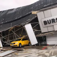 Bursa’da sağanak ve fırtına! Otobüs terminaline yıldırım düştü
