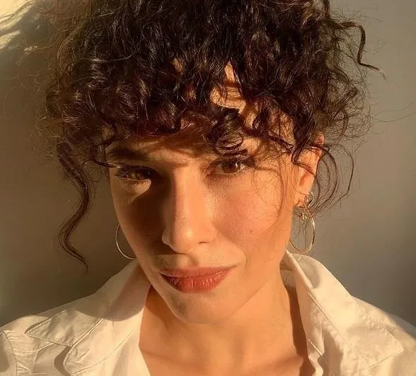 sevilen-oyun-hande-dogandemir-yeni-imajiyla-ilgi-cekti-1628255512192.jpg Oyuncu Hande Doğandemir yeni imajıyla ilgi çekti - 3