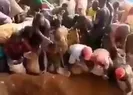 Dağı elleriyle kazarak altın çıkardılar!