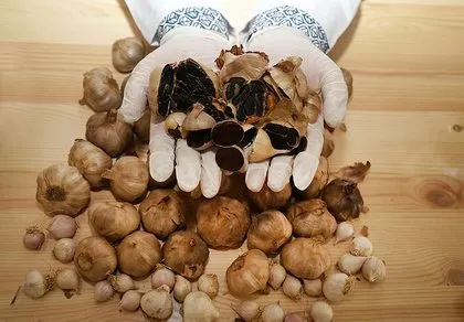 Siyah sarımsak nedir? Siyah sarımsağın faydaları nelerdir? Nasıl tüketilir?