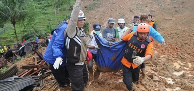 Endonezya’da heyelan: 5 ölü