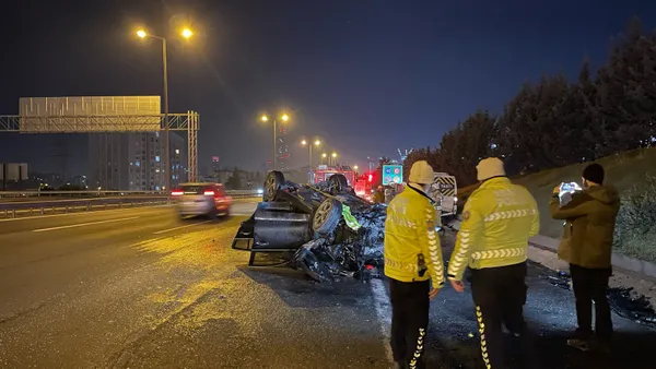 1644549139990.jpg TEM'de feci kaza! Kaza sonrası olay yerinden kaçtılar - 1