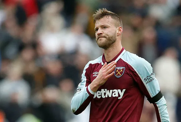 ukraynali-futbolcu-yarmolenko-golunu-atti-gozyaslarina-hakim-olamadi-1647194925060.jpg Ukraynalı futbolcu Yarmolenko golünü attı gözyaşlarına hakim olamadı - 1