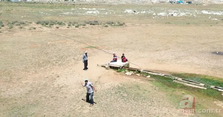 Antalya’da ilginç anlar: Drone gören çoban sopa ile kovaladı