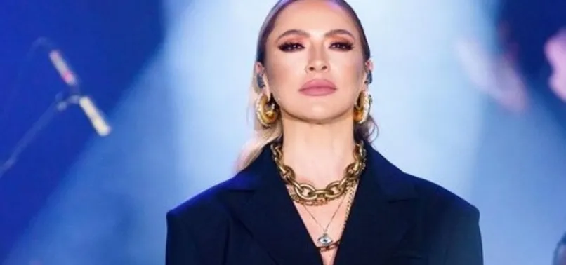Ünlü şarkıcı Hadise’ye bir şok daha! Anne ve babası 24 yıl sonra ikinci kez boşandı