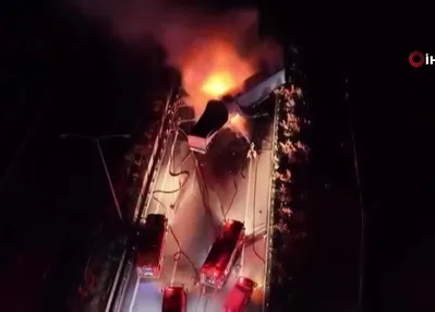 Kaza yapan TIR’lar alev aldı