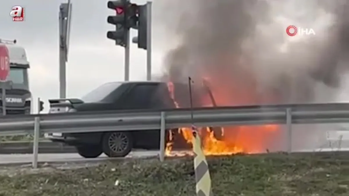 Tekirdağ’da seyir halindeki otomobil alev topuna döndü