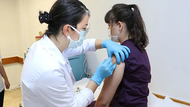 Koronavirüs aşısında tarihi gün! Türkiye’de ilk deneme yapıldı - 1