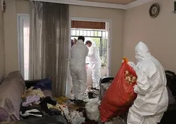 Mersin'deki çöp evden ruhsatsız silah çıktı