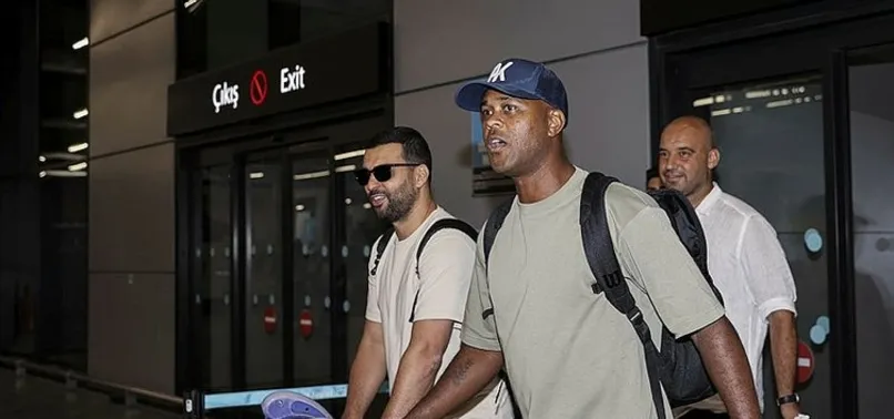 Adana Demirspor'un yeni hocası Patrick Kluivert Türkiye'de!