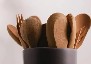 Tahta kaşık temizlemenin kolay yöntemi!