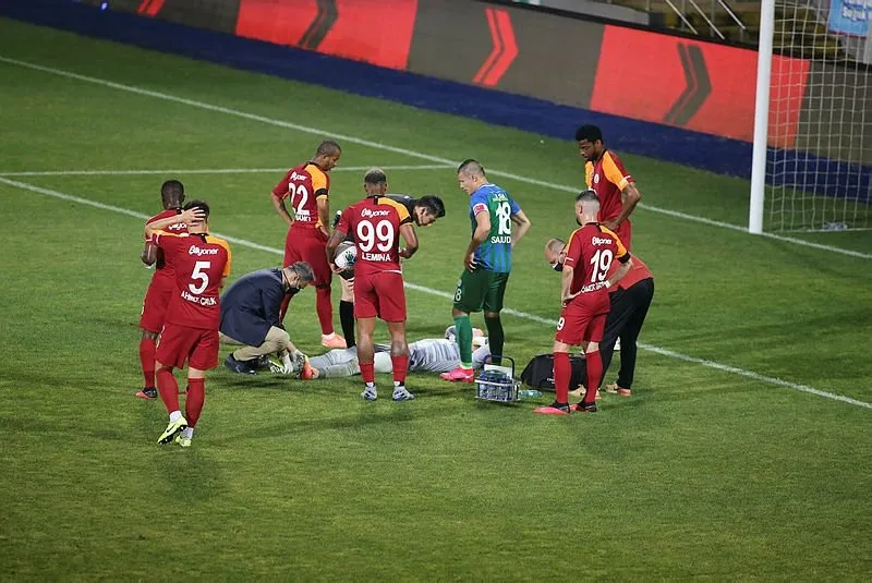 Caykur Rizespor Macinda Sakatlanan Muslera Da 2 Kirik Tespit Edildi