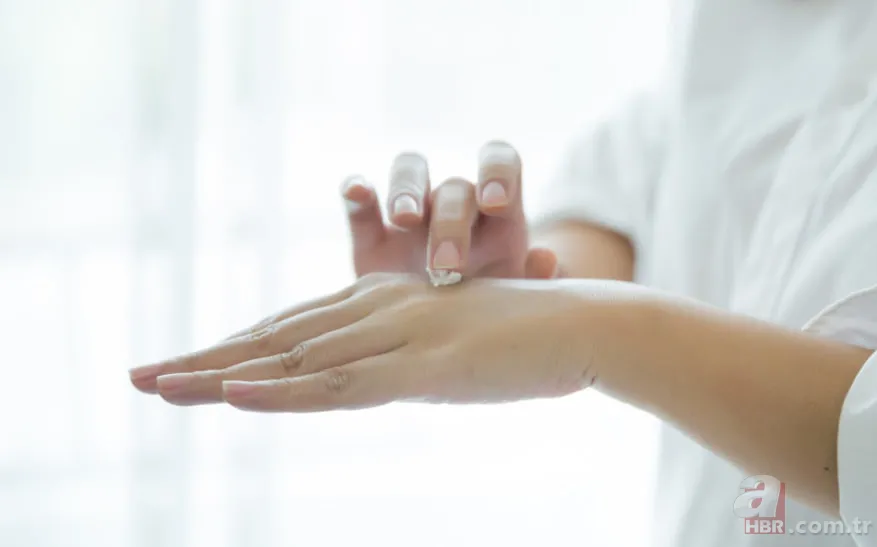 Soğuk hava cildi kurutuyor: İşte çatlayan elleri onaran 4 etkili bakım yöntemi 5