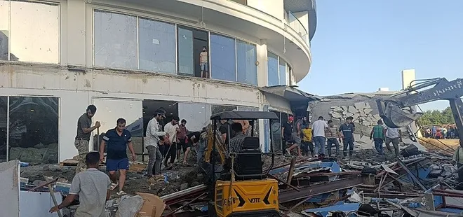 Antalya'da otel inşaatında balkon çöktü! Büyük panik