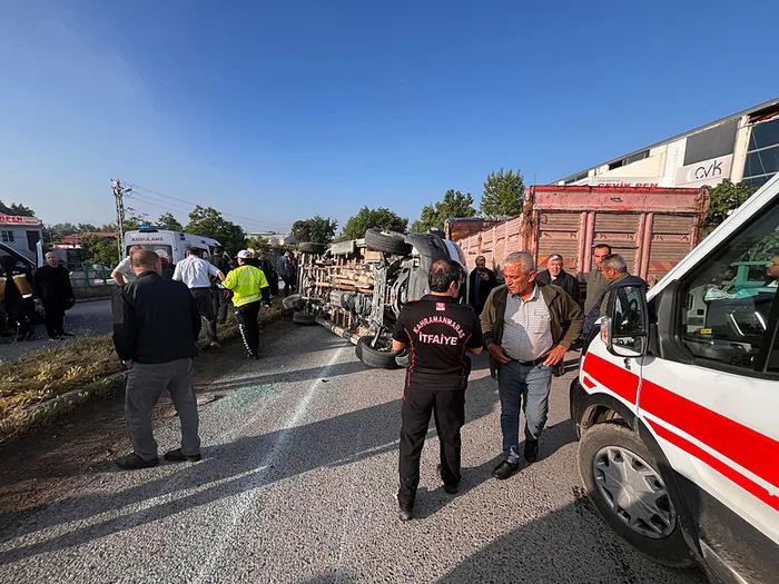 Kahramanmaraş'ta işçi servis minibüsü ile otomobil çarpıştı; 12 yaralı - 1
