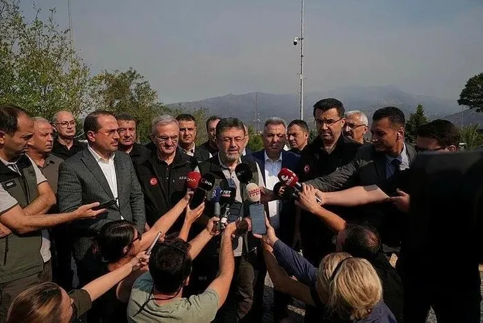 1723881766395.jpeg İstismarcılar her yangında olduğu gibi yine sahnede! Başka ülkedeki yangınları paylaşıp... - 6