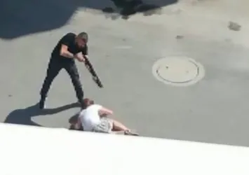 7 yaşındaki kızının yanında boşandığı eşine etmediğini bırakmadı: Çıkınca rahat bıkacağım