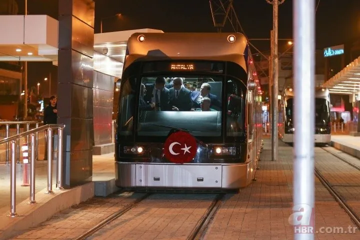 Başkan Erdoğan yeni tramvay hattının açılışını gerçekleştirdi