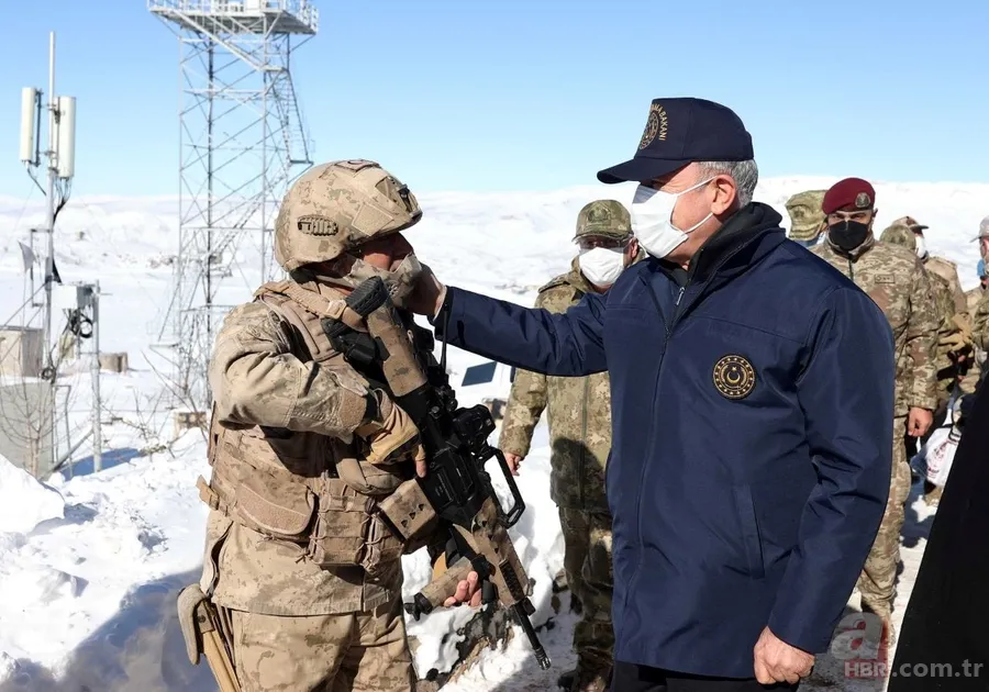 Milli Savunma Bakanı Hulusi Akar Irak sınırında! Sıfır noktasında kritik toplantı 24