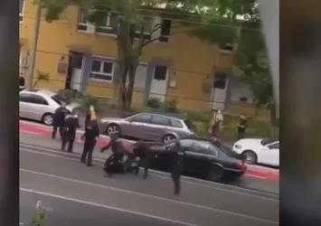 Alman polisinden yolda rahatsızlanan Türk vatandaşına şiddet! İnsanlık dışı muamele