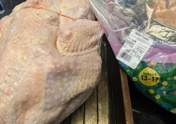 İngiltere’deki gıda krizi sosyal medyaya yansıdı! Çürümüş etleri taze diye sattılar