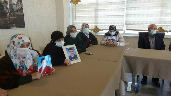 Bakan Soylu Gara'ya giden HDP'liyi açıkladı evlat nöbetindeki ailelerden Taşdemir'e tepki geldi - 1