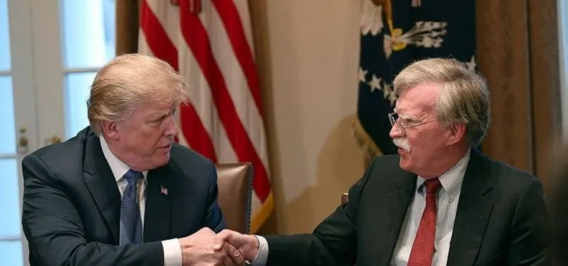 Trump'tan Bolton'a: Zeki değil bize puan kaybettirdi