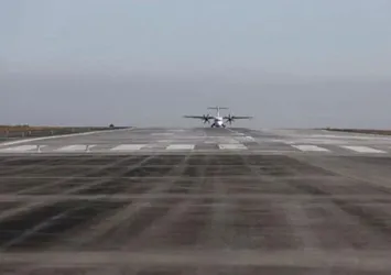 Rusya'da yolcu uçağı pistten çıktı