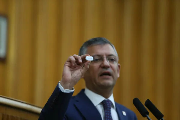 Siyaset fukarası Özgür Özel! Sıkışınca Atarürk diyenlere kızıyordu ama onun da sonu aynı oldu - 3