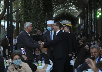 Bakan Kasapoğlu Batı Trakya'daki soydaşlarla iftarda buluştu: Onların bizlerle irtibatı bize her zaman heyecan ve güç veriyor