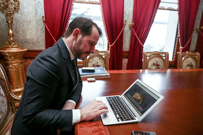 Bakan Berat Albayrak AA’nın Yılın Fotoğrafları oylamasına katıldı