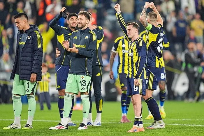 Sarı lacivertliler bu sezon deplasmanda oynadığı 4 maçta 3 beraberlik aldı (AA)