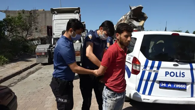 Sultangazi'de polis merkezinin yakınında silahlı çatışma - 4