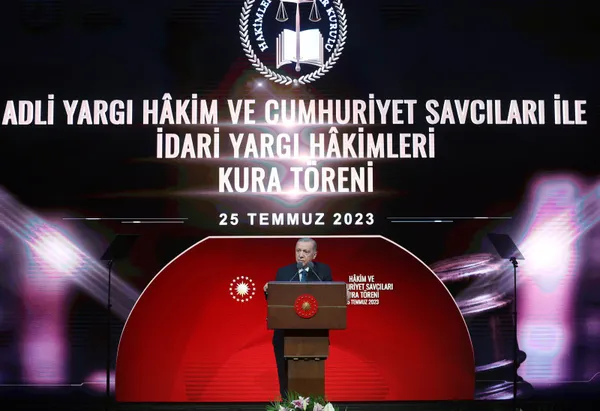 Başkan Erdoğan’dan darbe anayasası mesajı: İçimize sindiremiyoruz