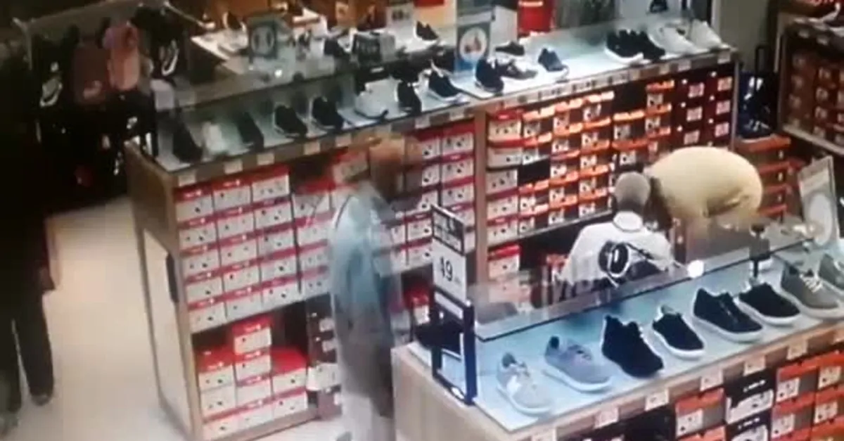 AVM faresi yakalandı! O anlar kamerada