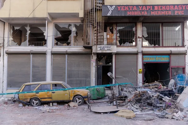 Deprem bölgesinde inceleme yapan uzmandan dikkat çeken açıklama: İlk kez karşılaştık! İşte binaların hasar görmesinin 3 ana nedeni