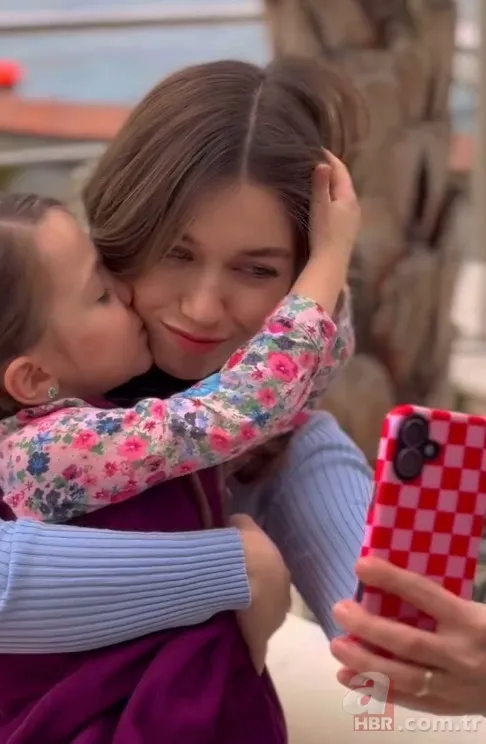 Kardeşi olsa bu kadar benzemez! Aynadaki Yabancı'nın Leyla'sı Afra Saraçoğlu'nun kopyası çıktı 7