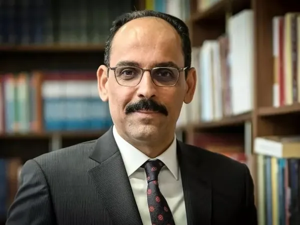 MİT’in yeni başkanı İbrahim Kalın oldu! İletişim Başkanlığı resmen duyurdu... İbrahim Kalın’dan ilk mesaj: Güzel ülkem için durmak yok, yola devam...